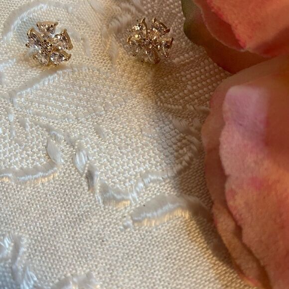 💥Swarovski Crystal Fashion Stud Earrings - Picture 8 of 11